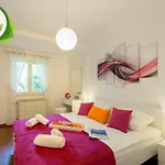 Leona & Borna\'S Central Lapad Suites