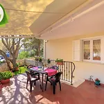 Leona & Borna\'S Central Lapad Suites