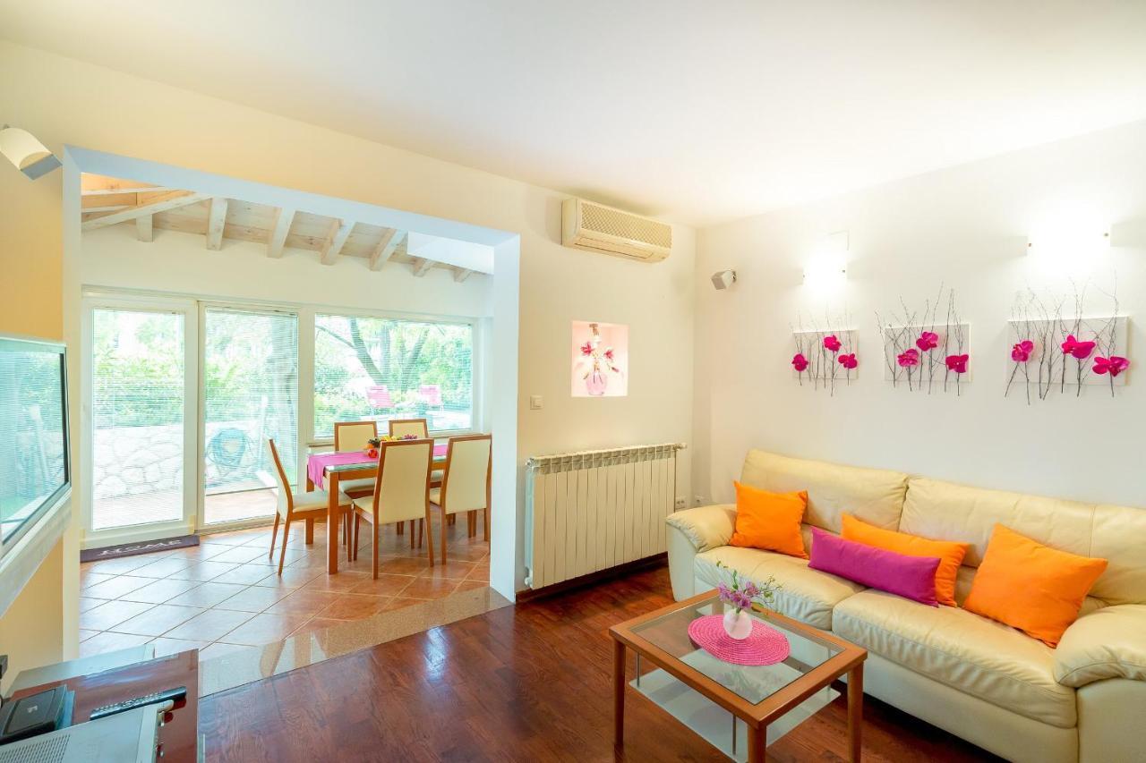 Leona & Borna's Lapad Apartment Dubrovnik